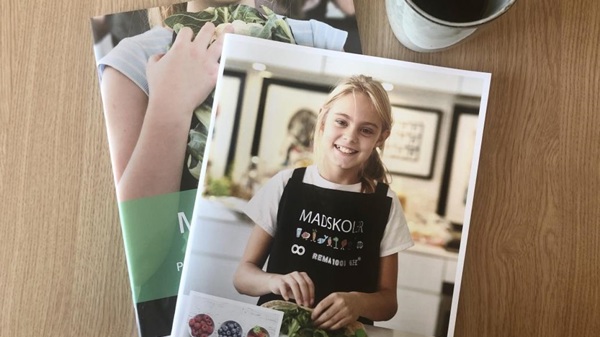 Årets Madbog og Ugeprogram er på vej ud til instruktørerne