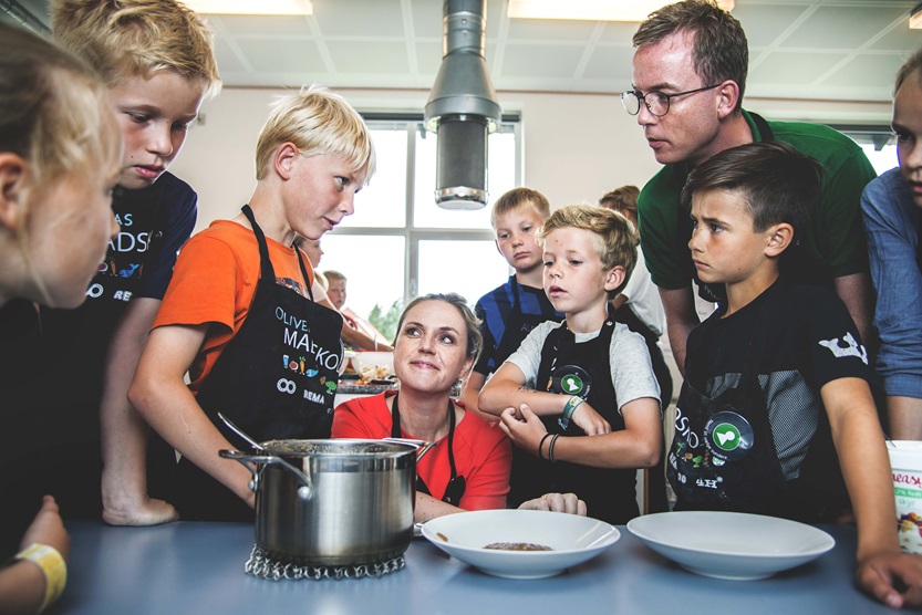 Direktør og minister på Madskole